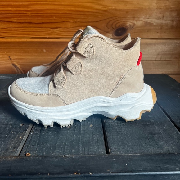 Sorel hiking/winter boots. Worn once. - Picture 2 of 4